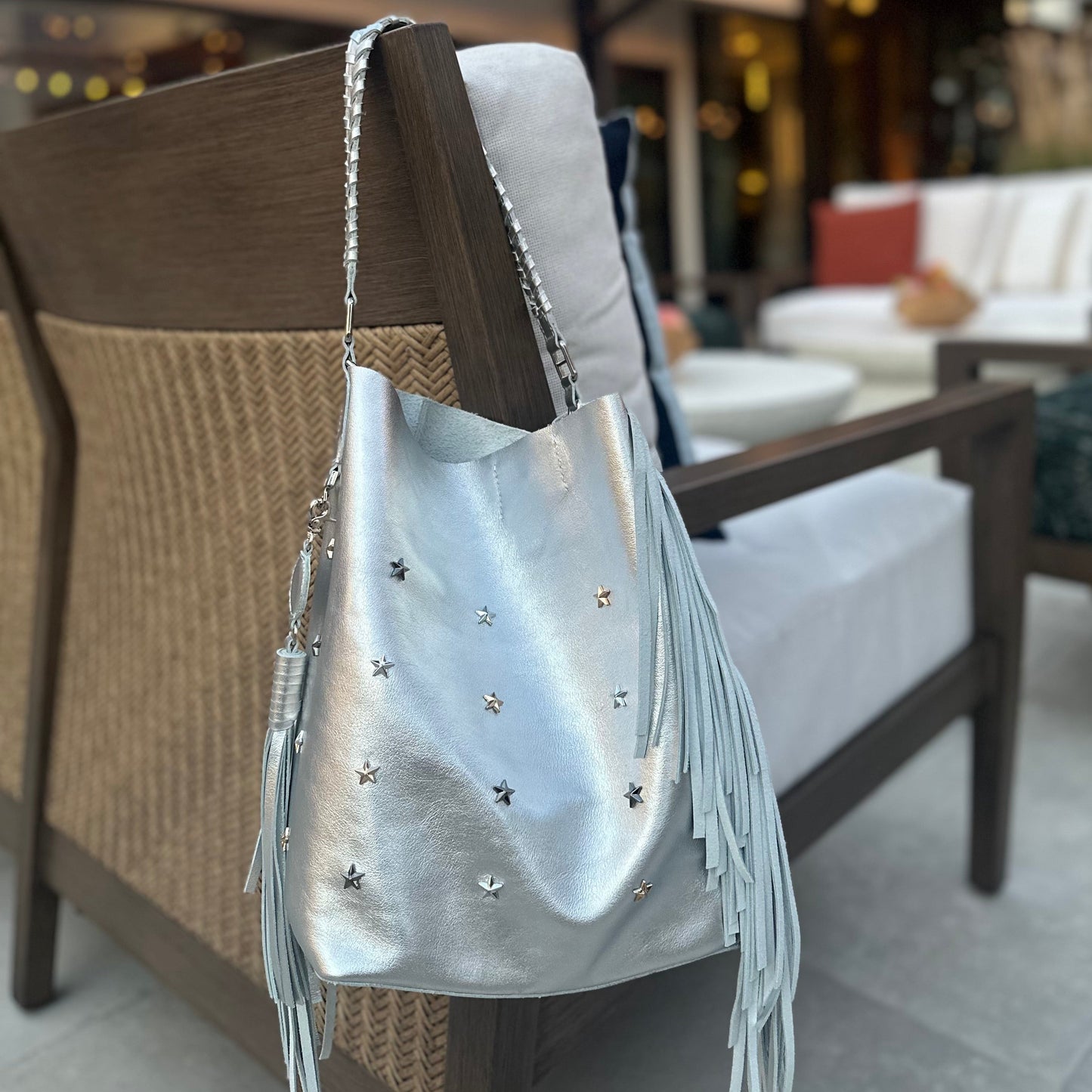 Tote con flecos y estrellas